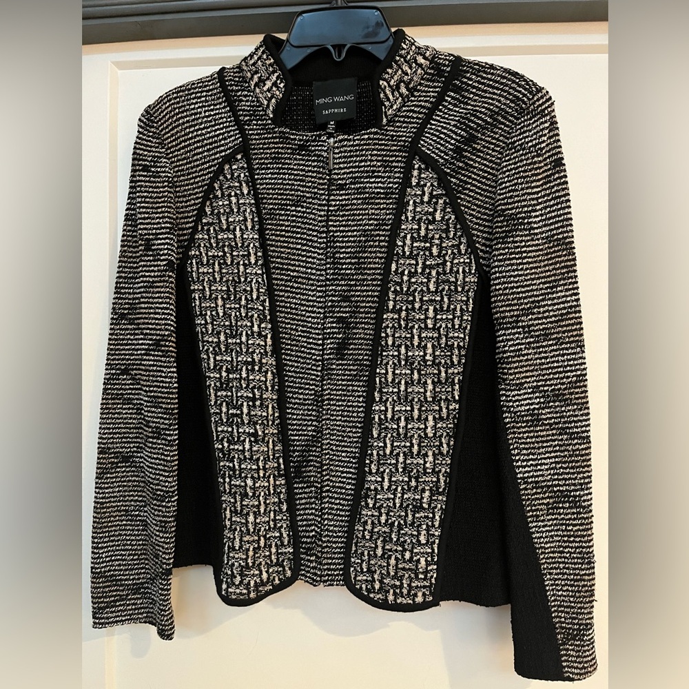 Ming Wang black and white zip front jacket. Size M